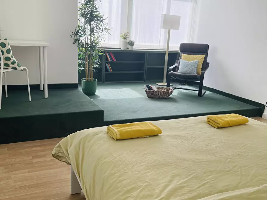 Immagine 3 di Camera in affitto  in Viale Coni Zugna43 a Milano