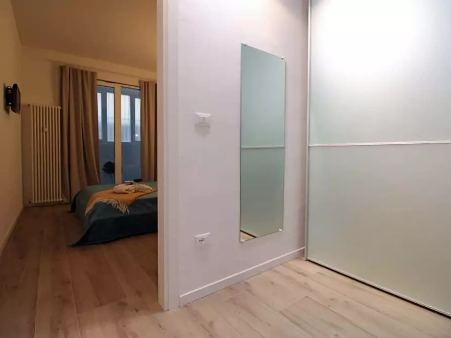 Immagine 3 di Camera in affitto  in Via Alessandro Menganti8 a Bologna