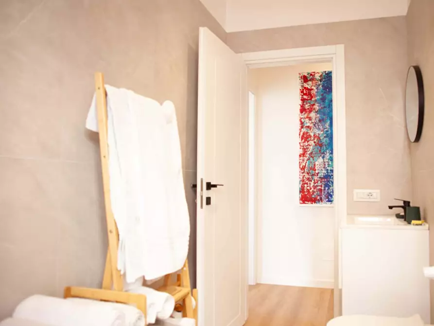 Immagine 8 di Appartamento in affitto  in Via Edoardo Jenner122 a Roma