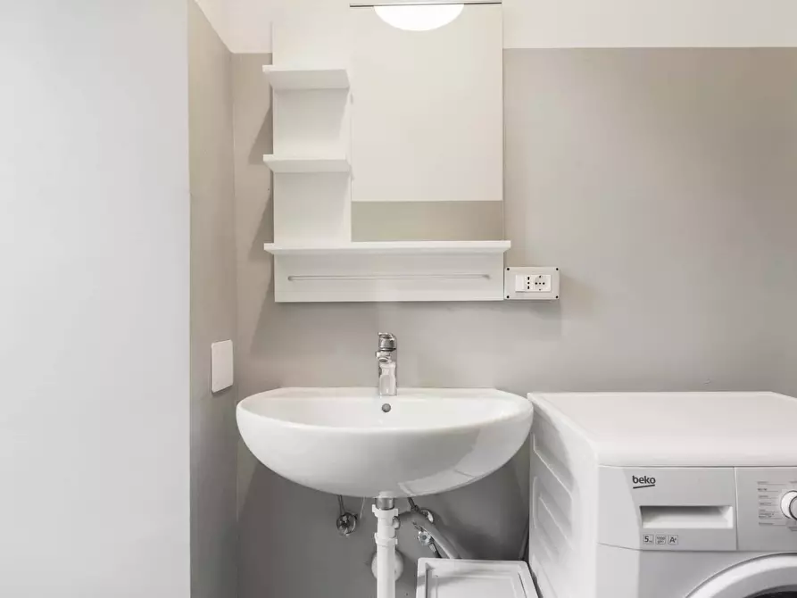 Immagine 5 di Camera in affitto  in Corso di Porta Romana116 a Milano