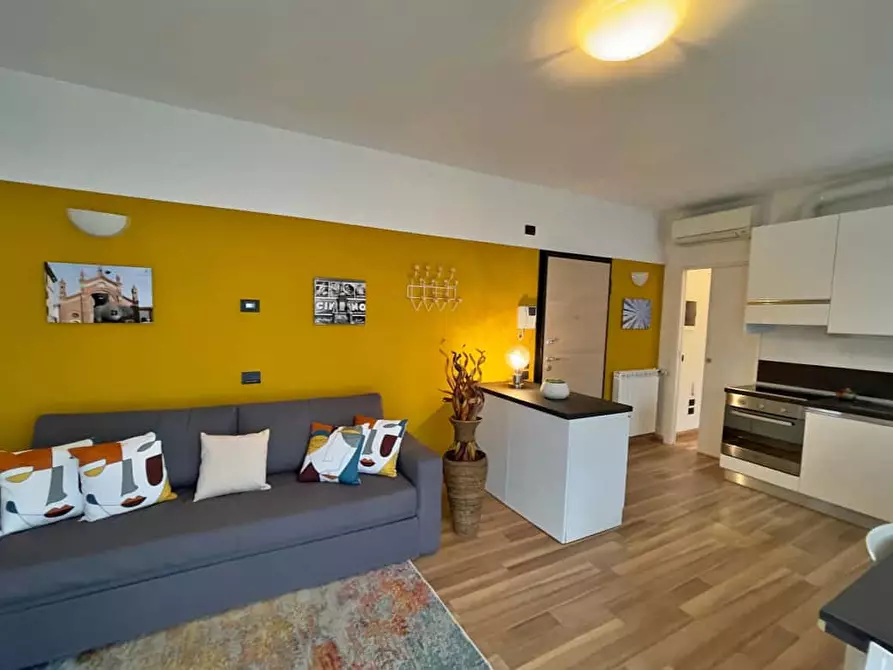 Immagine 8 di Appartamento in affitto  in Via Giuseppe Candiani a Milano