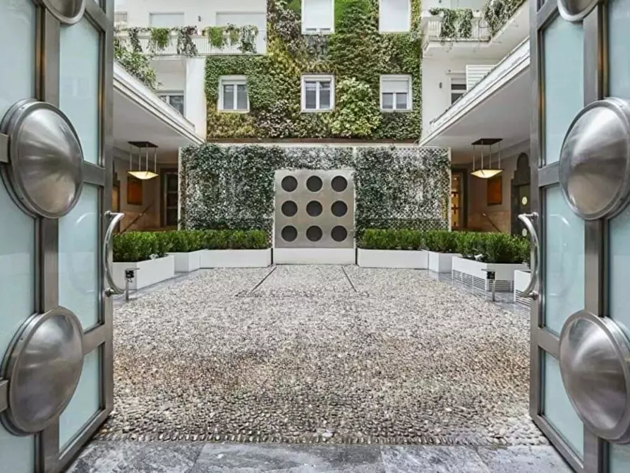 Immagine 15 di Appartamento in affitto  in Piazza Santa Maria Beltrade1 a Milano