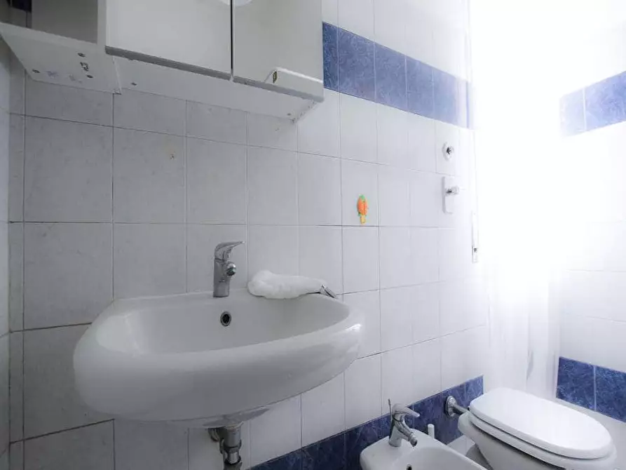 Immagine 6 di Camera in affitto  in Viale Ortles86 a Milano