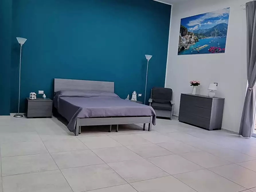 Immagine 3 di Camera in affitto  in Via dei Tribunali268 a Napoli