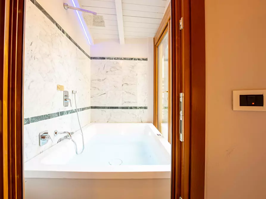 Immagine 11 di Appartamento in affitto  in Via de' Falegnami16 a Bologna