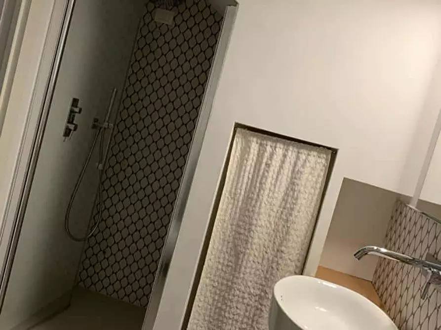 Immagine 14 di Appartamento in affitto  in Via Santo Garovaglio19 a Como