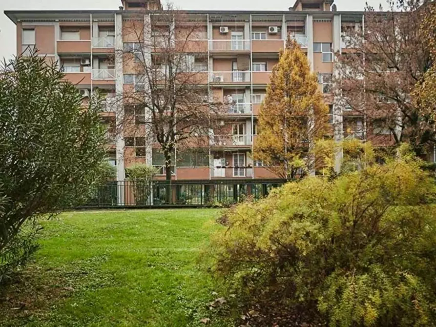 Immagine 25 di Appartamento in affitto  in Via Giovanni Pezzotti19 a Milano