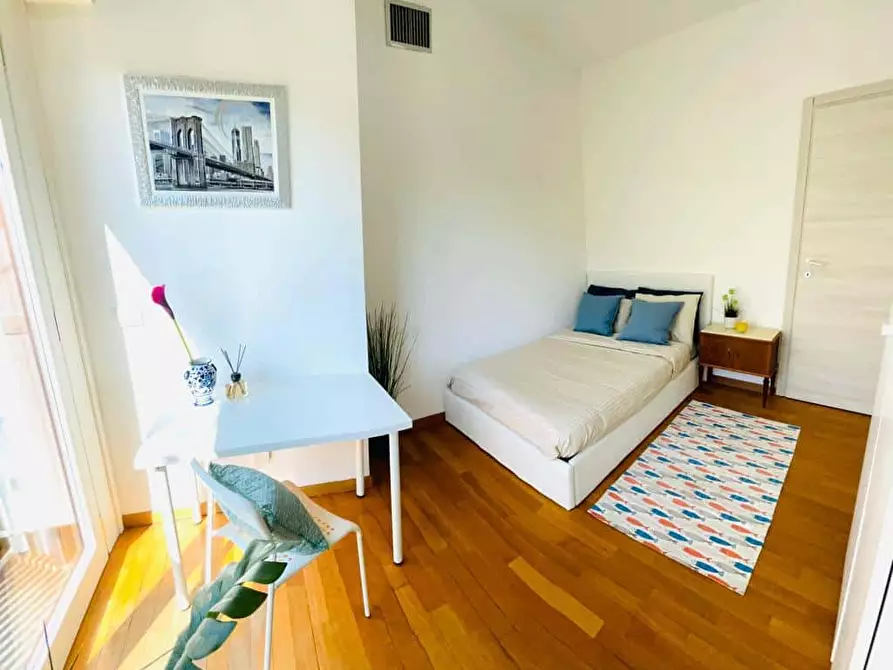 Immagine 1 di Camera in affitto  in Via Domenichino11 a Milano