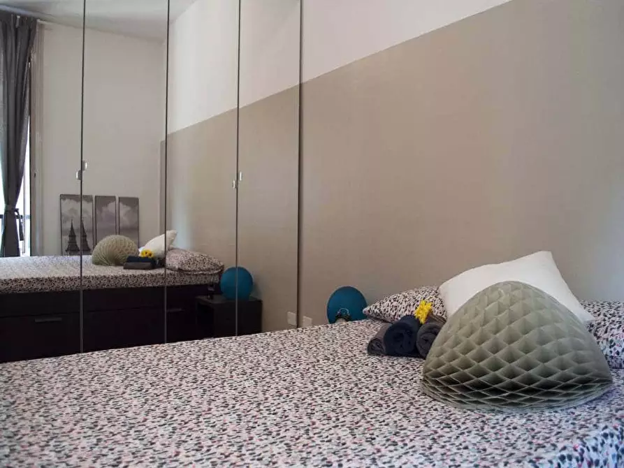 Immagine 10 di Camera in affitto  in Viale Tunisia13 a Milano