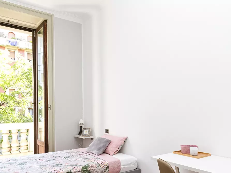 Immagine 4 di Camera in affitto  in Viale Regina Giovanna38 a Milano