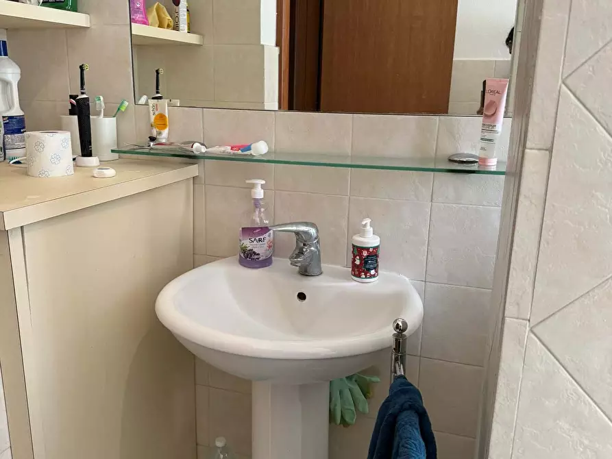 Immagine 6 di Camera in affitto  in Via Medeghino7 a Milano