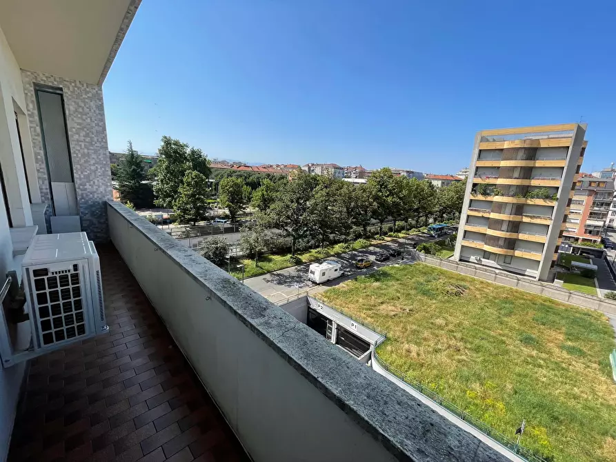Immagine 14 di Camera in affitto  in Via Tiziano Vecellio46 a Torino