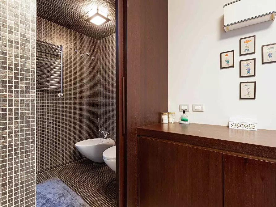 Immagine 20 di Appartamento in affitto  in Viale Elvezia6 a Milano