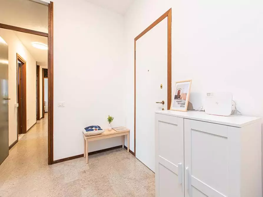 Immagine 9 di Camera in affitto  in Viale Sondrio7 a Milano