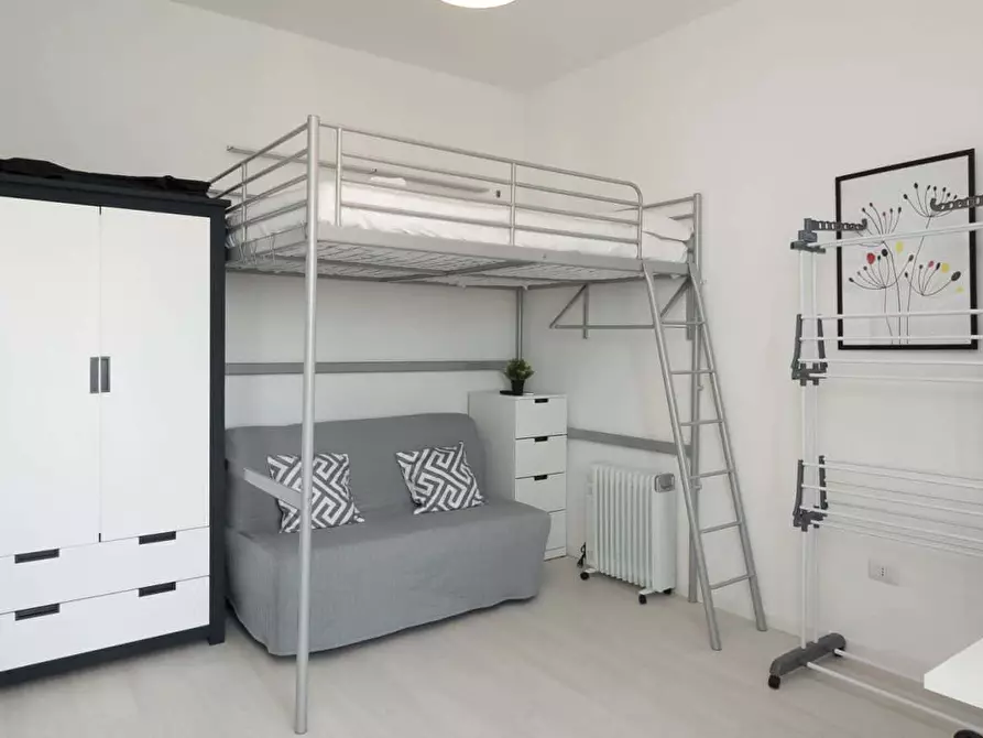 Immagine 1 di Appartamento in affitto  in Via Giulio Carcano19 a Milano