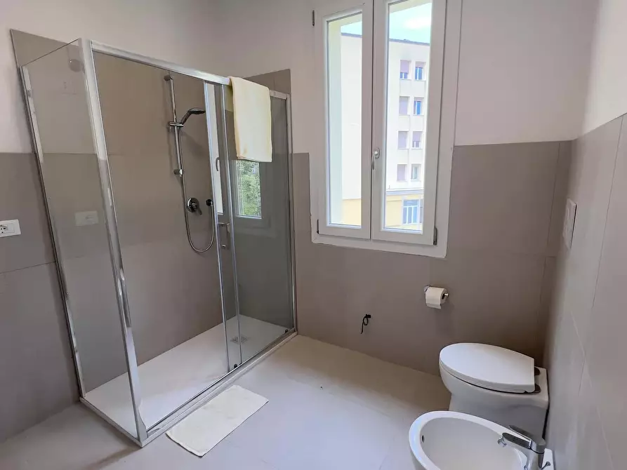 Immagine 10 di Camera in affitto  in Via Vignolese749 a Modena