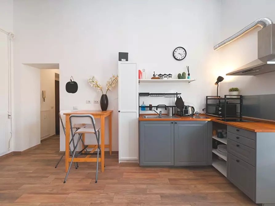 Immagine 16 di Appartamento in affitto  in Via del Commercio12 a Roma