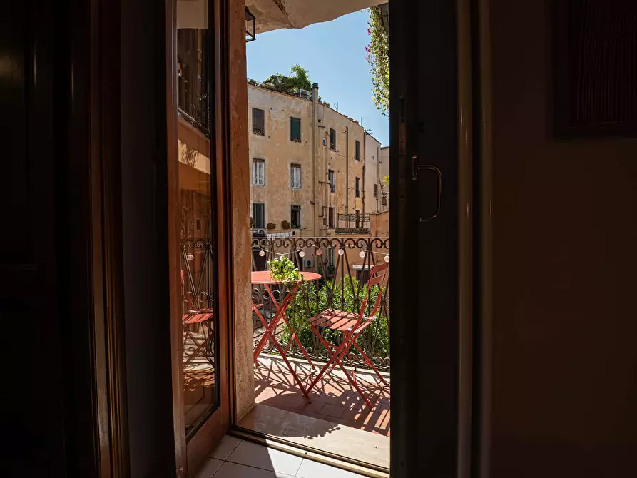 Immagine 2 di Appartamento in affitto  in Via della Scala63 a Roma
