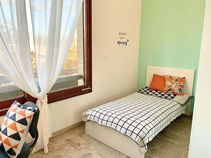 Immagine 1 di Camera in affitto  in Viale Francesco Redi45 a Firenze