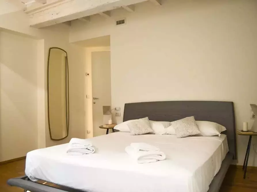 Immagine 5 di Appartamento in affitto  in Via Santa Maria Fulcorina a Milano