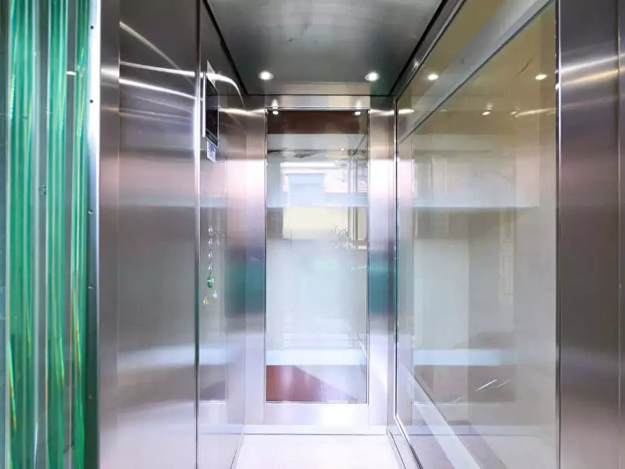 Immagine 33 di Appartamento in affitto  in Via Nino Oxilia13 a Milano