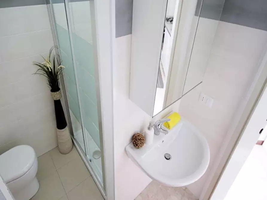 Immagine 42 di Camera in affitto  in Via Mauro Macchi44 a Milano