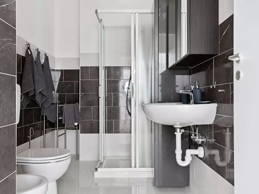 Immagine 8 di Camera in affitto  in Via Stromboli1 a Milano