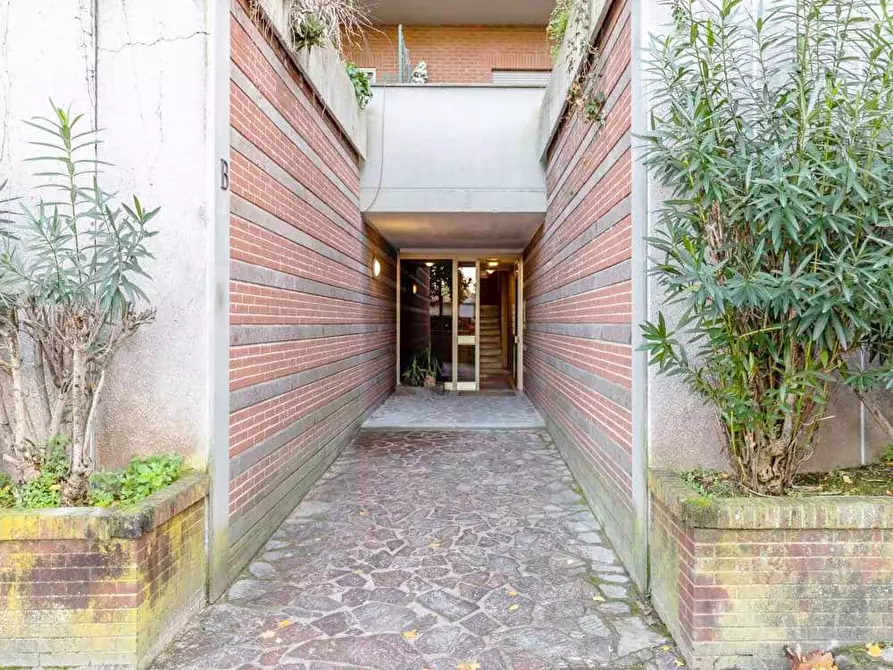 Immagine 8 di Camera in affitto  in Via Fiume delle Perle146 a Roma