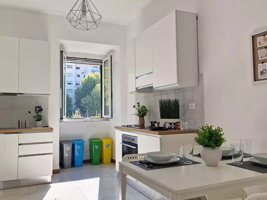 Immagine 14 di Camera in affitto  in Via Ostiense353 a Roma