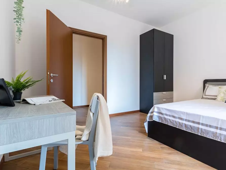 Immagine 3 di Camera in affitto  in Via Luciano Zuccoli19 a Milano