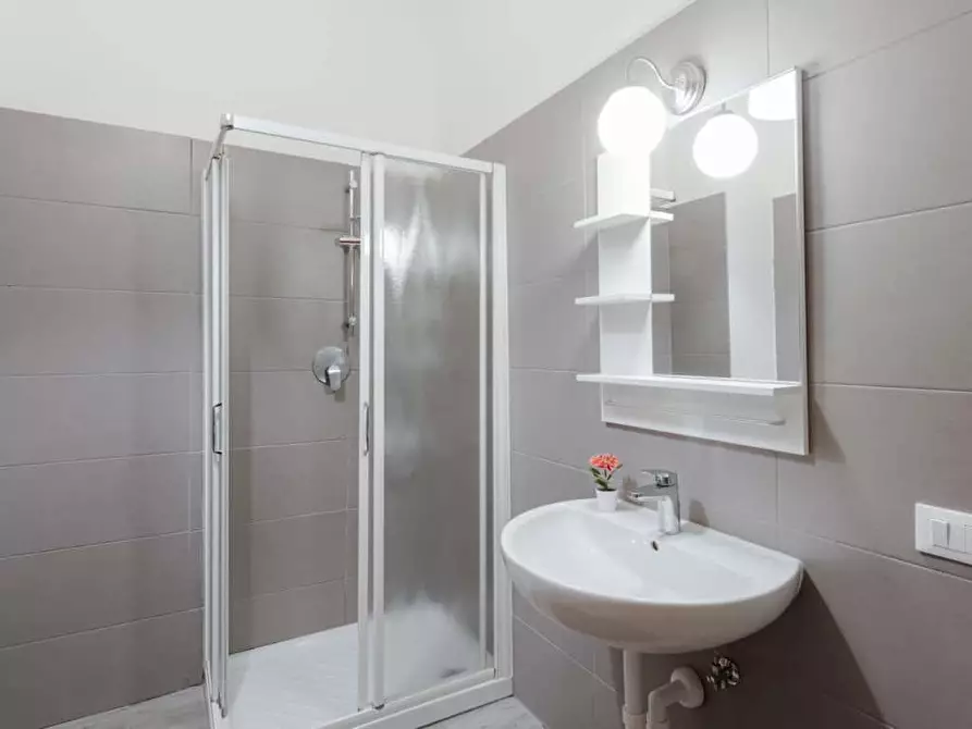 Immagine 13 di Camera in affitto  in Via Curtatone14 a Milano