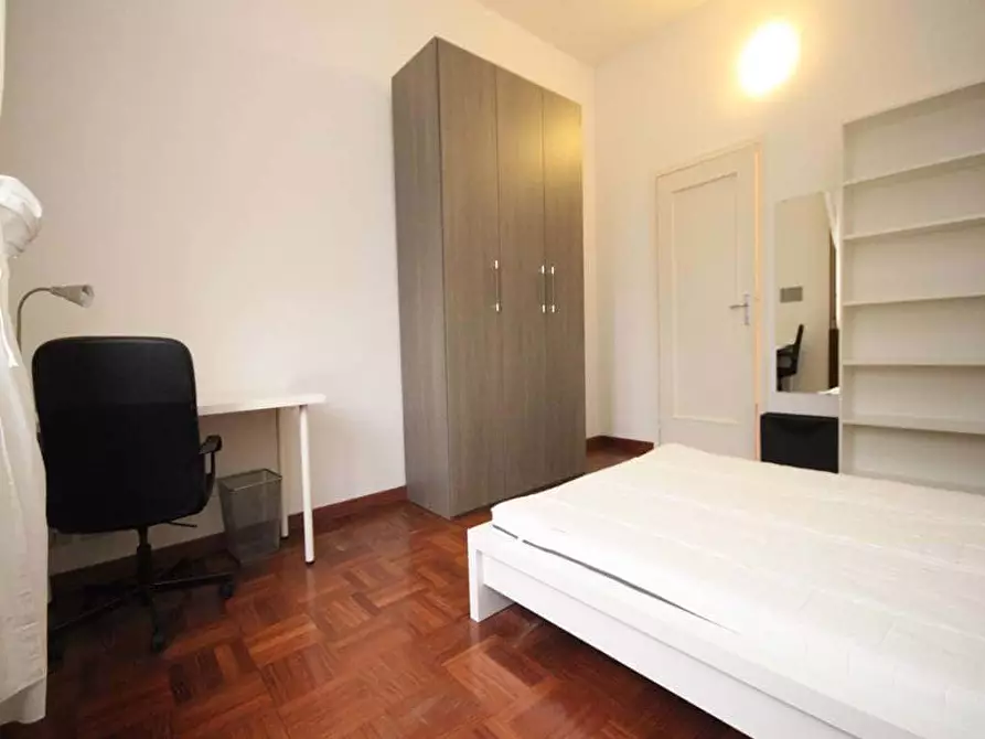 Immagine 9 di Camera in affitto  in Viale Sabotino15 a Milano