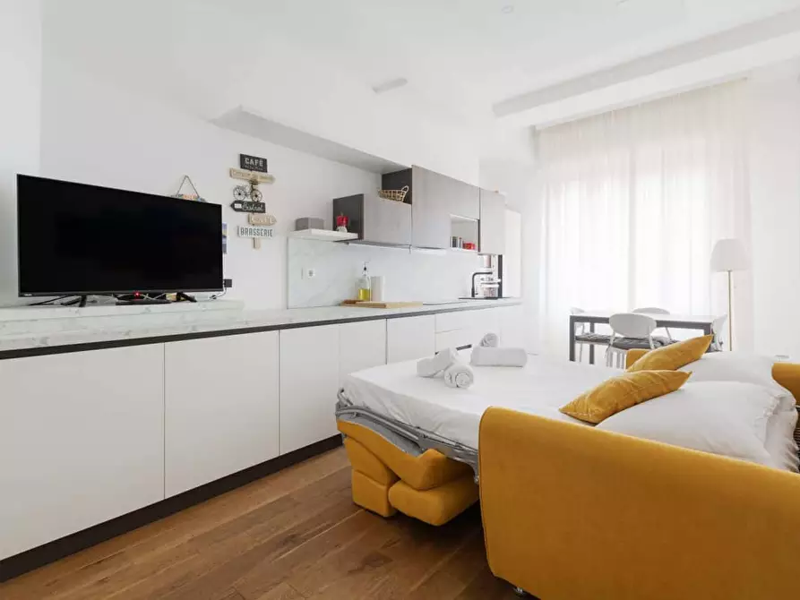 Immagine 2 di Appartamento in affitto  in Viale Tunisia25 a Milano