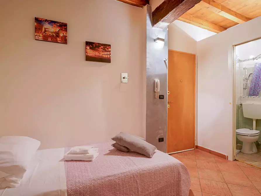 Immagine 6 di Appartamento in affitto  in Via Mirasole10 a Bologna