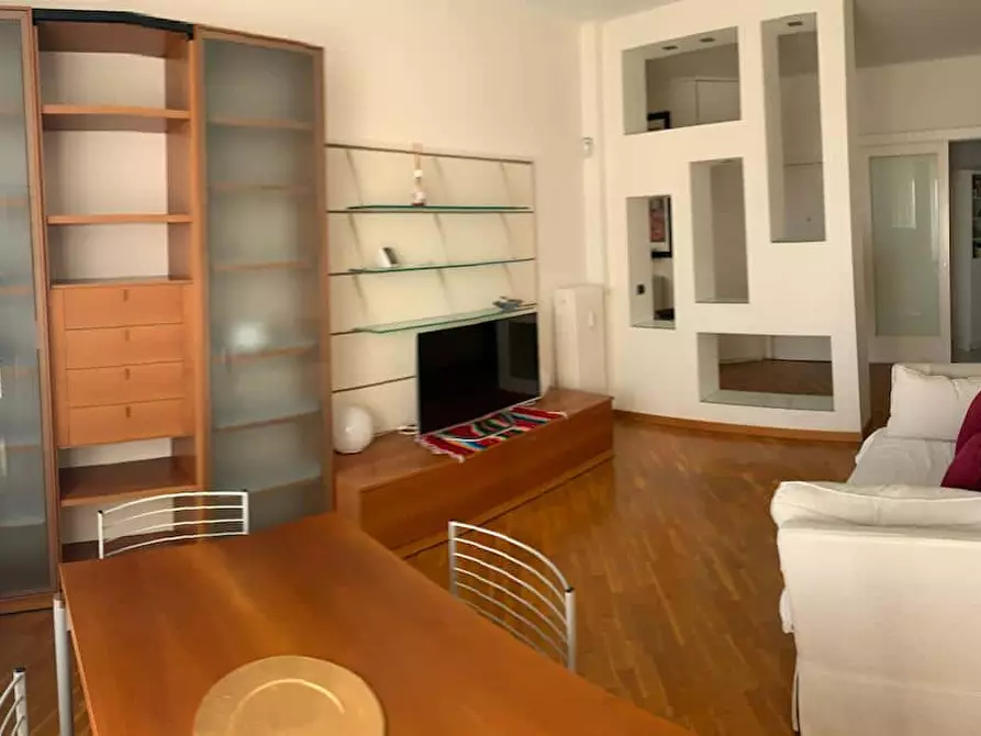 Immagine 2 di Appartamento in affitto  in Via Alfredo Oriani2 a Milano