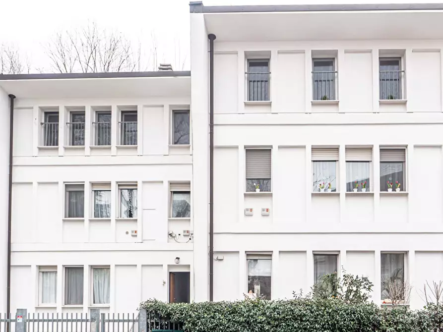 Immagine 21 di Appartamento in affitto  in Via Vesio28 a Milano