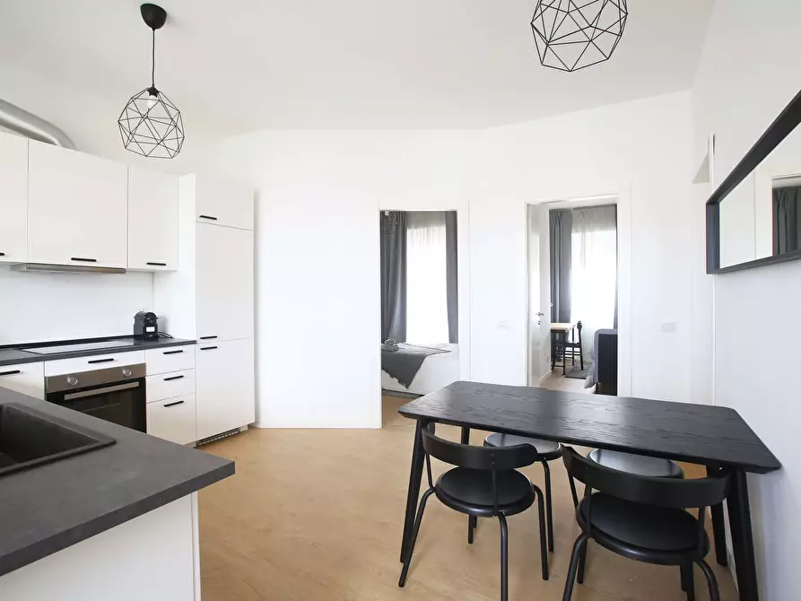 Immagine 6 di Camera in affitto  in Via Benjamin Constant6 a Milano