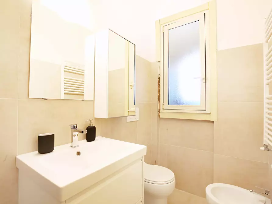 Immagine 23 di Camera in affitto  in Via Carlo Marx26 a Milano