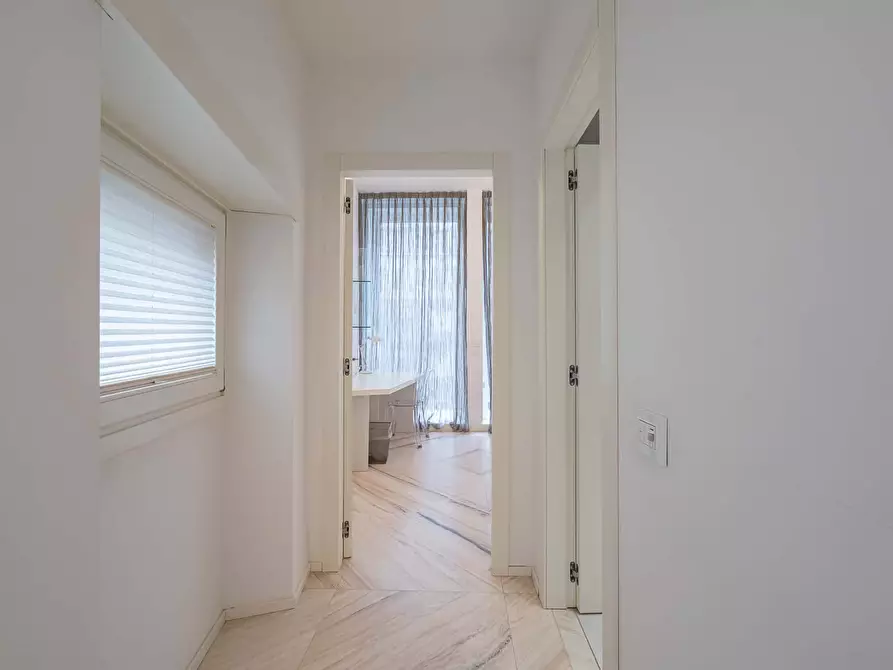 Immagine 32 di Appartamento in affitto  in Corso Europa10 a Milano