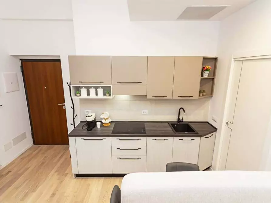 Immagine 24 di Appartamento in affitto  in Via Val Strona6 a Milano