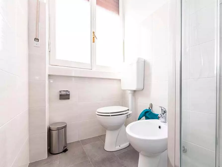 Immagine 24 di Camera in affitto  in Viale Lucania30 a Milano