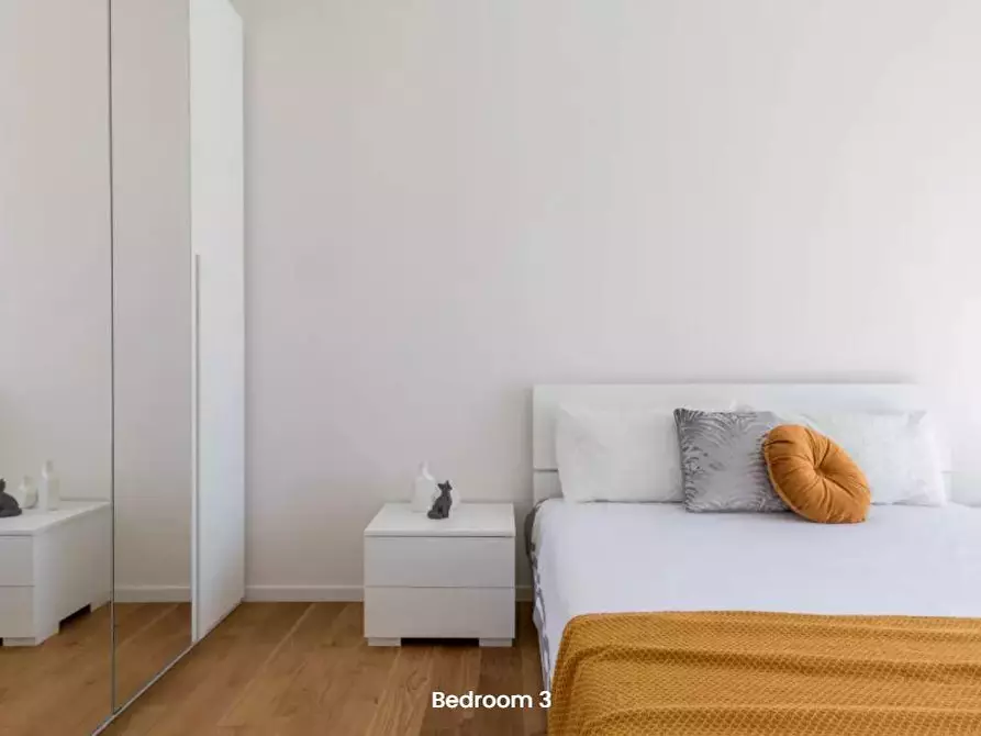 Immagine 2 di Camera in affitto  in Via Intra3 a Milano