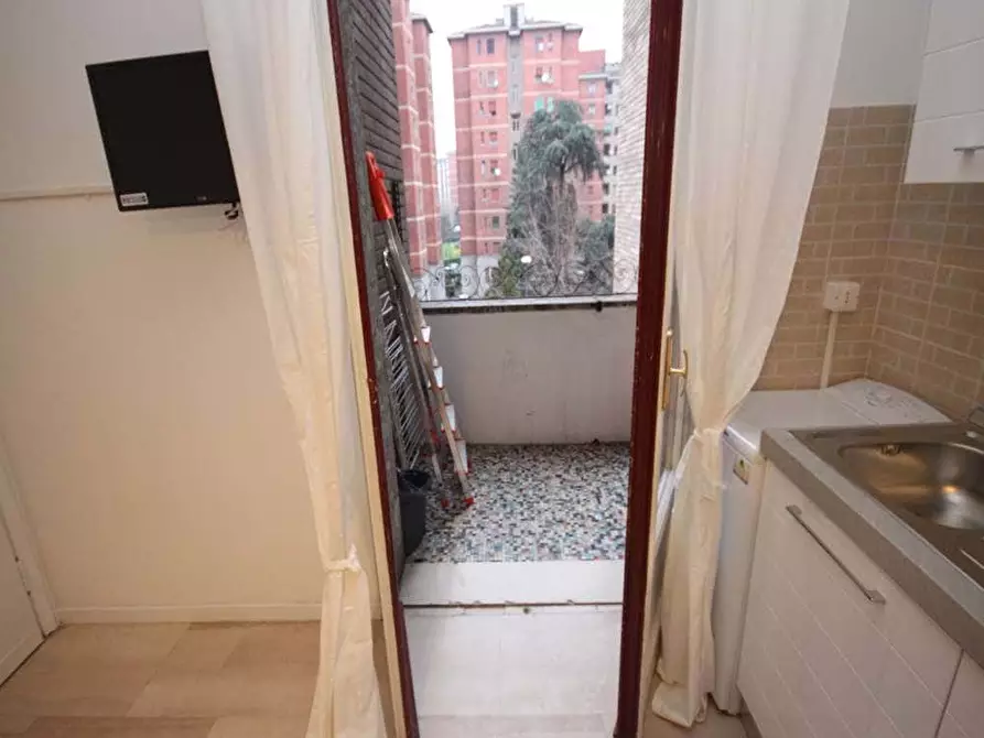 Immagine 41 di Camera in affitto  in Via Salvatore Barzilai15 a Milano