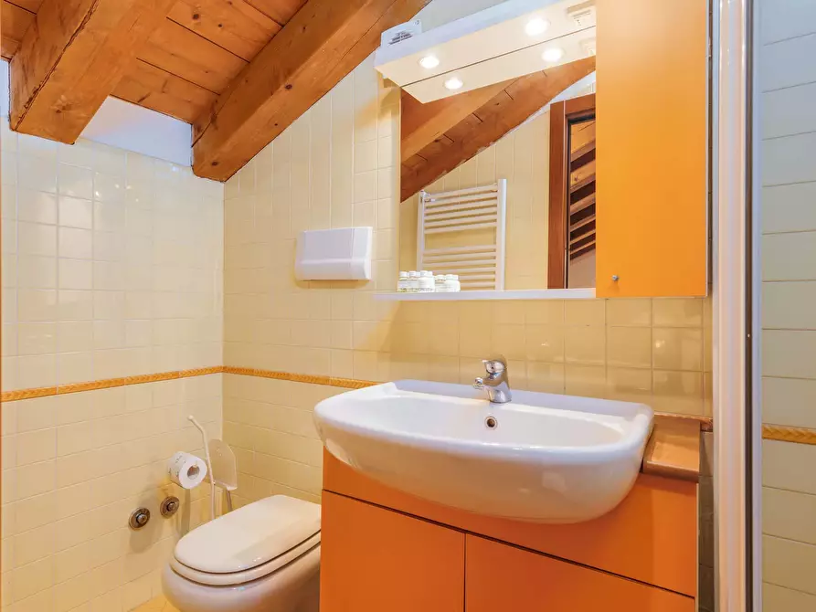 Immagine 35 di Appartamento in affitto  in Via Coluccio Salutati a Milano