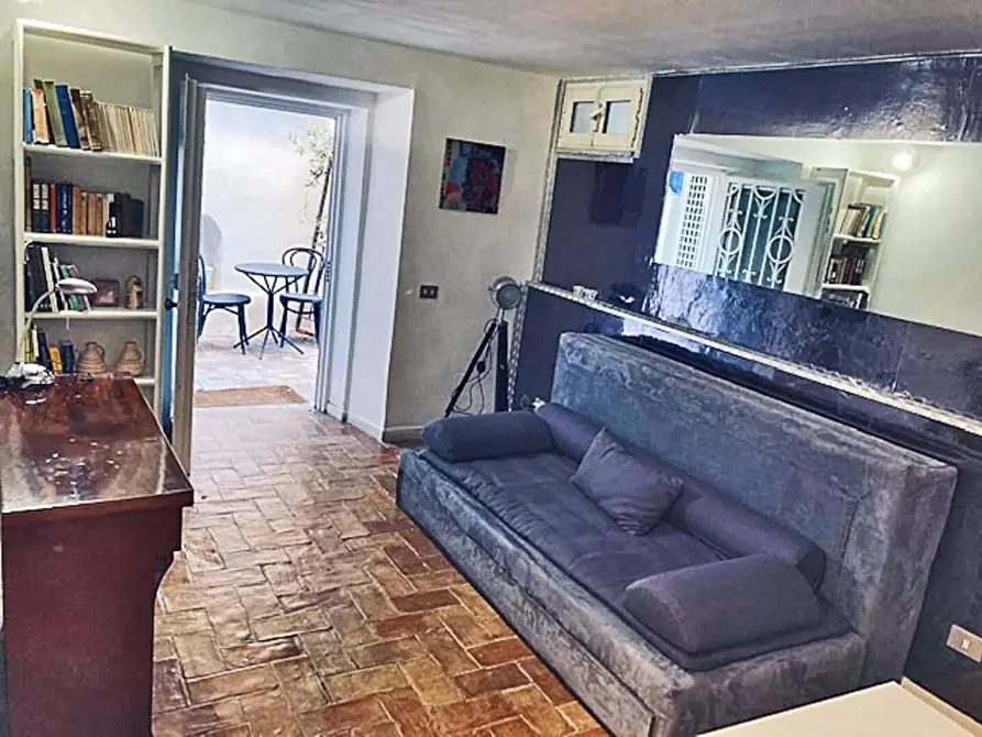 Immagine 1 di Appartamento in affitto  in Discesa Gaiola72 a Napoli