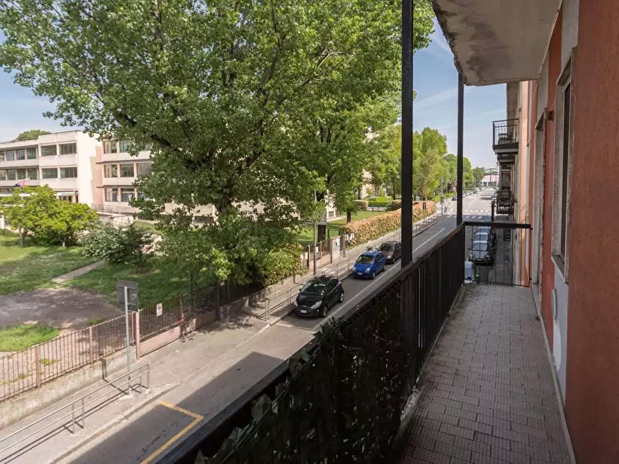 Immagine 30 di Camera in affitto  in Via Achille Feraboli a Milano