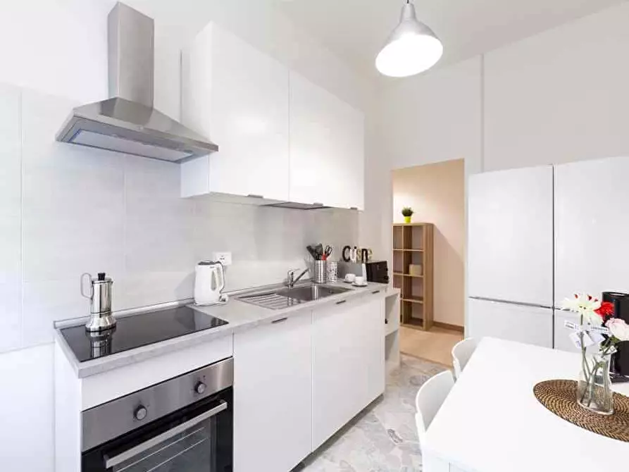 Immagine 22 di Camera in affitto  in Via Lorenteggio84 a Milano