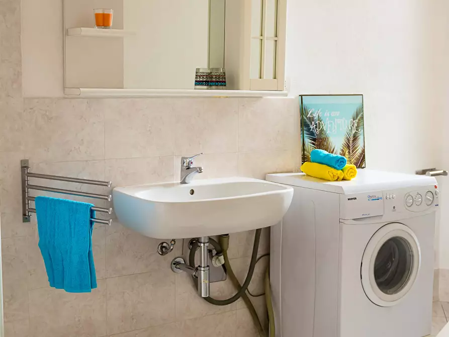 Immagine 15 di Camera in affitto  in Via San Paolo a Torino