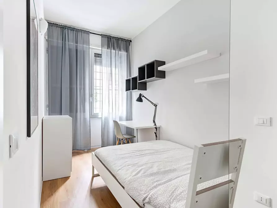 Immagine 2 di Camera in affitto  in Via Stromboli1 a Milano