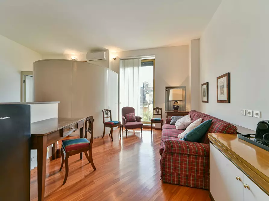 Immagine 1 di Appartamento in affitto  in Corso Monforte19 a Milano
